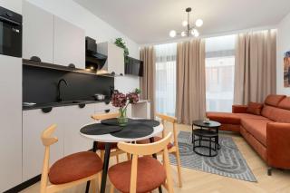 Charming Apartment on Wyspa Spichrzów by Noclegi Renters - Danzig - 0