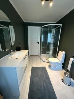 Spacious holiday home by the fjord and mountains - Sæbø - 1
