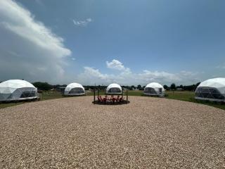 GEO Dome - Flatonia Glamping Retreat & RV Resort - Flatonia - 7
