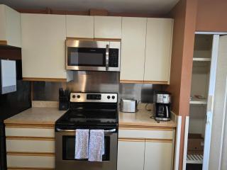 Sleeps 16 under Aurora - Fairbanks - 7