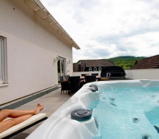 Kleeoase - Luxus Ferienwohnung - Jacuzzi - Dachterrasse - Kochinsel - Greifenstein - 0