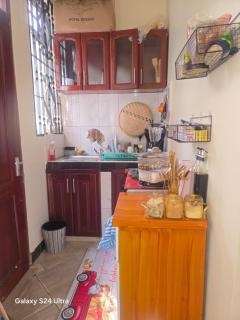 Dee's one bedroom apartment - 6