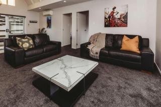 Love It On Lemon - modern townhouse near CBD - New Plymouth - 6