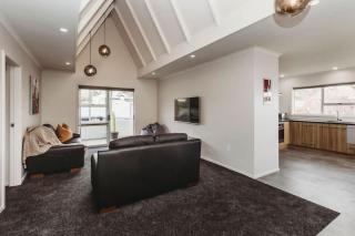 Love It On Lemon - modern townhouse near CBD - New Plymouth - 3