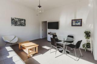 Devon Central Apartment - stylish 2 BR CBD pad - New Plymouth - 9