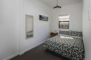 Devon Central Apartment - stylish 2 BR CBD pad - New Plymouth - 1