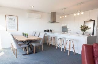 Hobson Hot Spot - enjoy stunning sea views - New Plymouth - 5