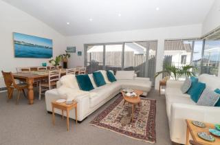 The Ocean Outlook - pure luxury accommodation - New Plymouth - 6