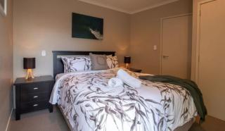 Great Location On Gilbert - 3BR 2 level townhouse - New Plymouth - 3