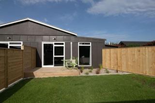 The Aisle Seat - pet-friendly 1BR modern apartment - Waitara - 0