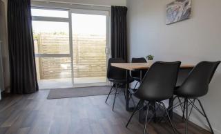 The Aisle Seat - pet-friendly 1BR modern apartment - Waitara - 2