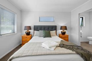 Seven By The Sea - stylish apartment near port - 3
