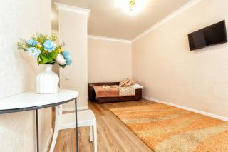 Светлые апартаменты на Экспо - 6