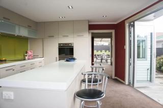 Relax on Richmond - modern beachside house retreat - New Plymouth - 7