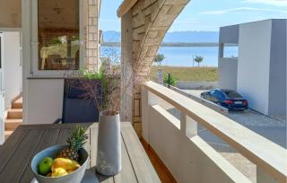 2 Bedroom Amazing Apartment In Vir - Vir (Puntadura) - 9