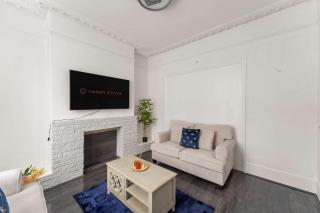 Modern 4 Bed Home in East Ham Perfect for Business & Contractors Sleeps 8 - Londra - 8