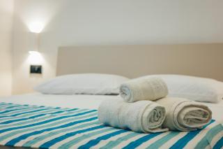 Chloe Rooms - 5