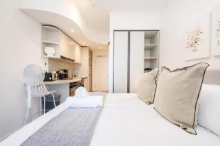 Zeeland Pier 607- 6th Floor Studio near CTICC with Onsite Parking - 3