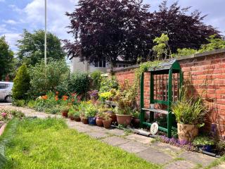 2 Bed-Sleeps 4-Parking-Beachside-Golf Access - Southport - 6