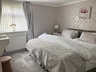 2 Bed-Sleeps 4-Parking-Beachside-Golf Access - Southport - 4