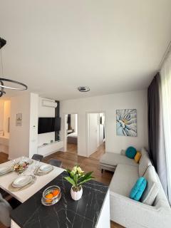 ARI Grand Black&White - 2BR with Terrace - 6