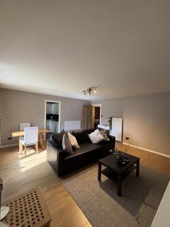 Riverside Rest - Stirling - 4