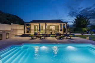 Villa Jolanda for 4 people near Rovinj with kids playground & large garden - only 850 m from beach - Rovigno (Rovinj) - 8