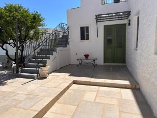 Think Chic! - Spetses - 1