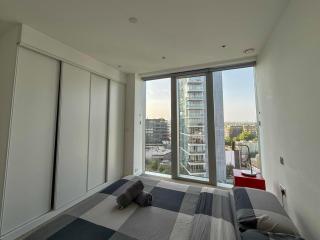 Luxury 1BR with Balcony & City Views near Aldgate - Moffat - 7