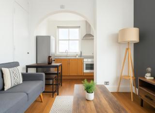 Modern 2 Bed Flat in Primrose Hill - London - 2