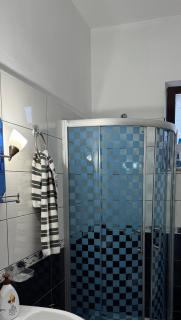 Spacious Triple Room with Balcony - Kamëz - 5