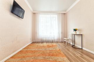 Светлые апартаменты на Экспо - 4