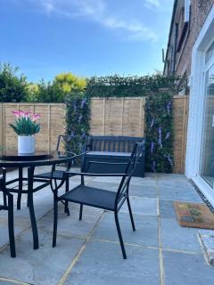 3 Bedroom Home In Worthing Perfect For Long And Short Stays - - 9