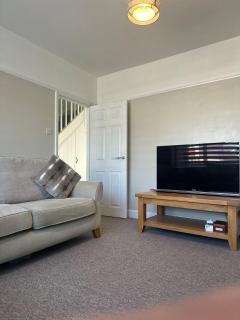 3 Bedroom Home In Worthing Perfect For Long And Short Stays - - 6