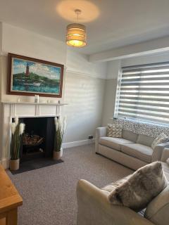 3 Bedroom Home In Worthing Perfect For Long And Short Stays - - 5