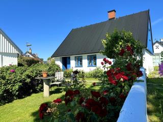 Beachfront escape with eclectic dog-lover charm - Smygehamn - 6
