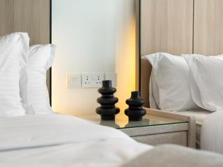 Burj View 3BDR with Rooftop Infinity Pool - 5