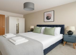 High-End 2 Bed Flat near Westfield London - London - 9