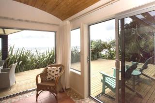 Chester Cottage Beachfront - direct ocean access - Oakura - 5
