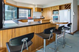 Waterfront On Woolcombe - 4BR holiday apartment - New Plymouth - 7