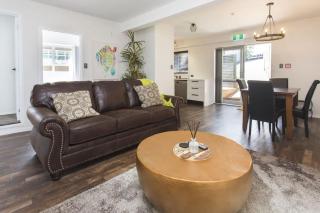 Chic in the City - luxury 2 BR apartment in CBD - New Plymouth - 0