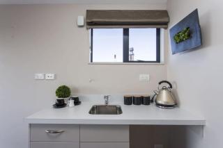The Waterfront Escape - with panoramic sea views - New Plymouth - 2
