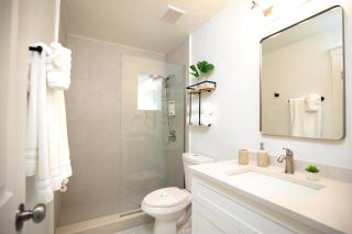 Villa Talia, with Spa, Mini Golf, 3mile to downtown next to a Park & Lake - 1