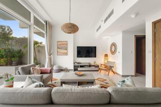 Garden Hideaway 2BR Boho Duplex Resort Living - 0