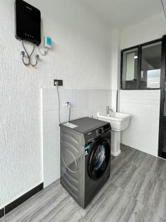 Modern 3BR Gem I Pool & Workspace in Nairobi - Nairobi - 8