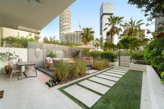 Garden Hideaway 2BR Boho Duplex Resort Living - 4