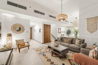 Garden Hideaway 2BR Boho Duplex Resort Living - 3