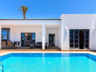 Beautiful holiday home in Playa Blanca with pool - Playa Blanca - 0
