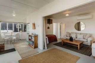 Oakura Circle - authentic Kiwi bach by the beach - Oakura - 9