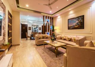 Luxury 3BHK Appartment With Fully equipped Kitchen and Balcony - 0